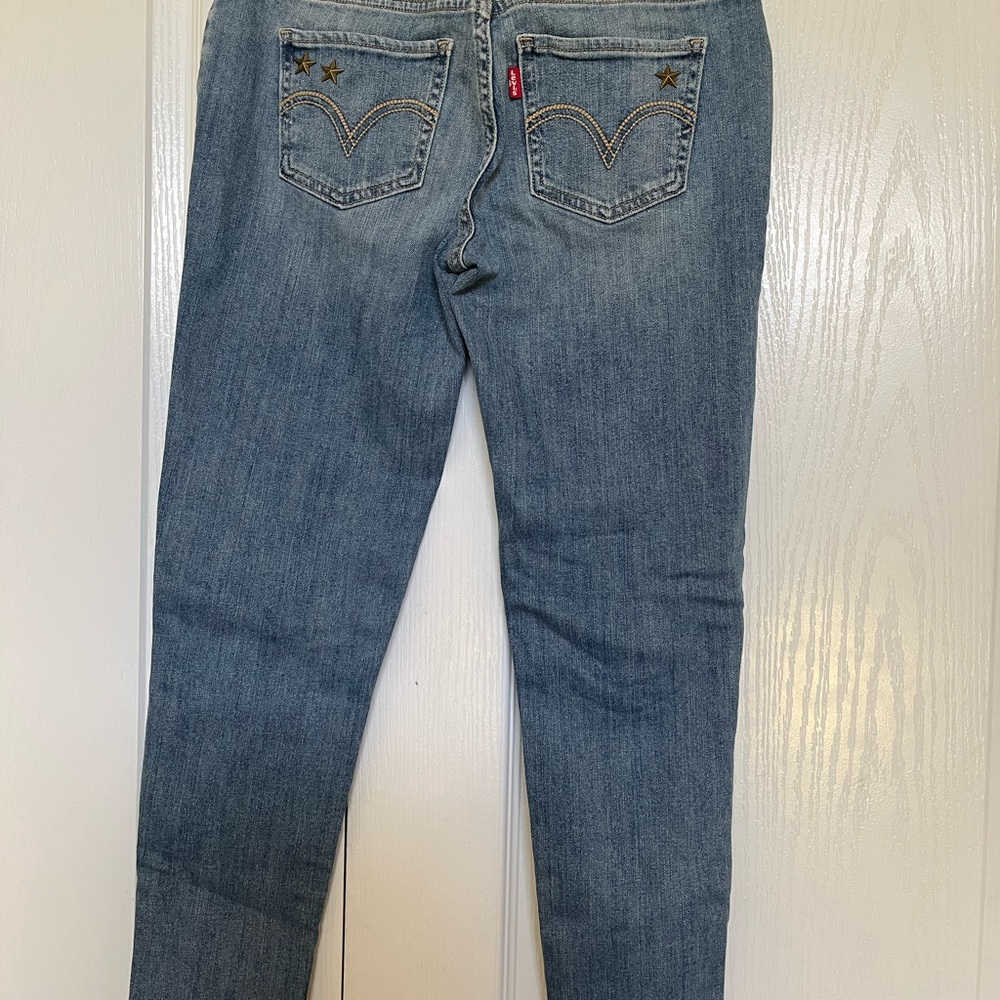 Levi's Light Blue Skinny Jeans with Star and Heart Details - Picture 6 of 10